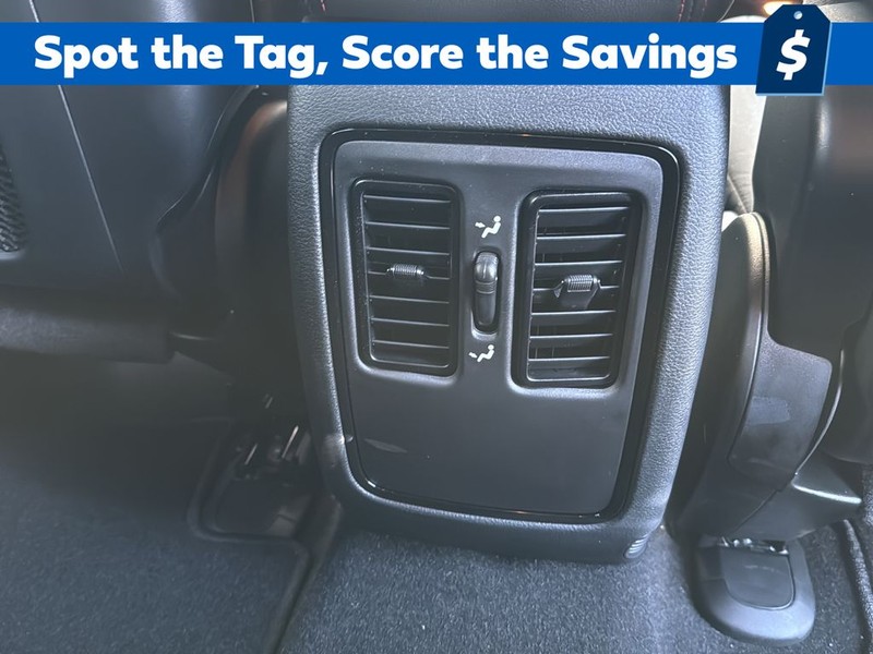 Dodge Durango Vehicle Full-screen Gallery Image 17