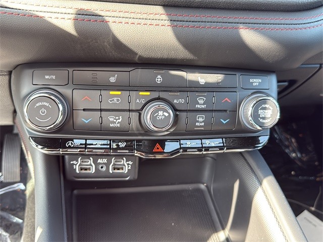 Dodge Durango Vehicle Full-screen Gallery Image 25