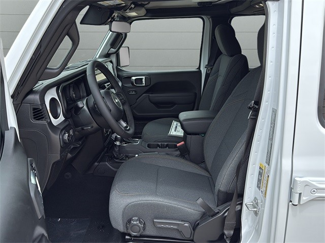 Jeep Wrangler Vehicle Full-screen Gallery Image 19