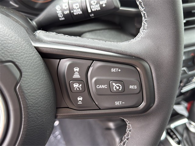 Jeep Wrangler Vehicle Full-screen Gallery Image 21