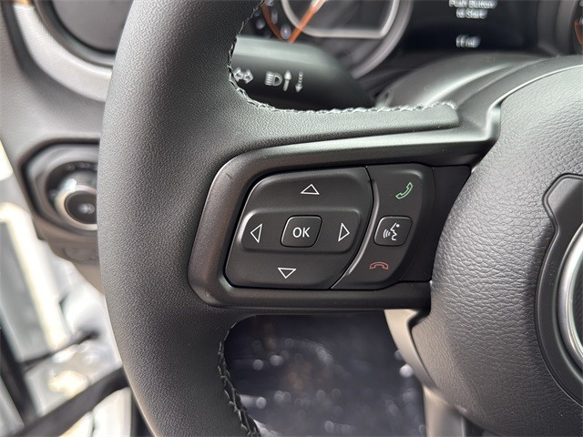 Jeep Wrangler Vehicle Full-screen Gallery Image 22