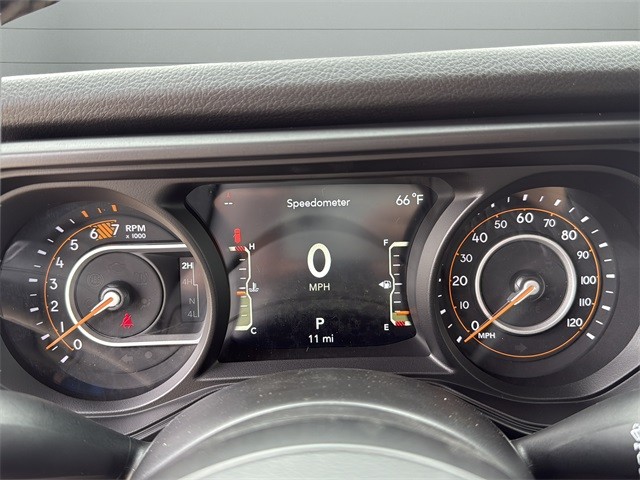 Jeep Wrangler Vehicle Full-screen Gallery Image 23