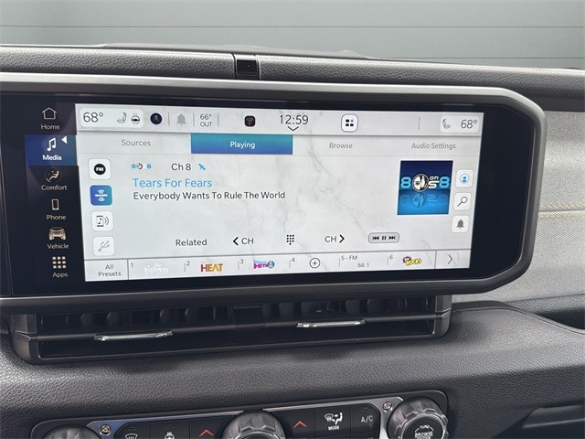 Jeep Wrangler Vehicle Full-screen Gallery Image 24