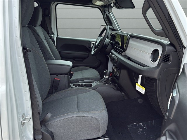 Jeep Wrangler Vehicle Full-screen Gallery Image 27