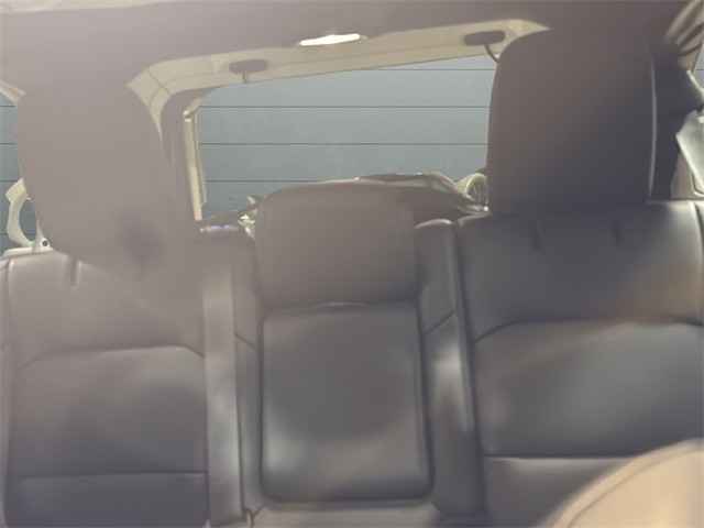 Jeep Wrangler Vehicle Full-screen Gallery Image 11