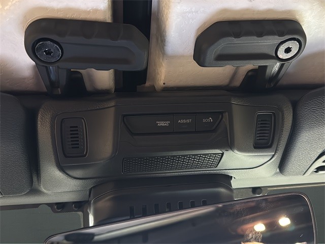 Jeep Wrangler Vehicle Full-screen Gallery Image 14