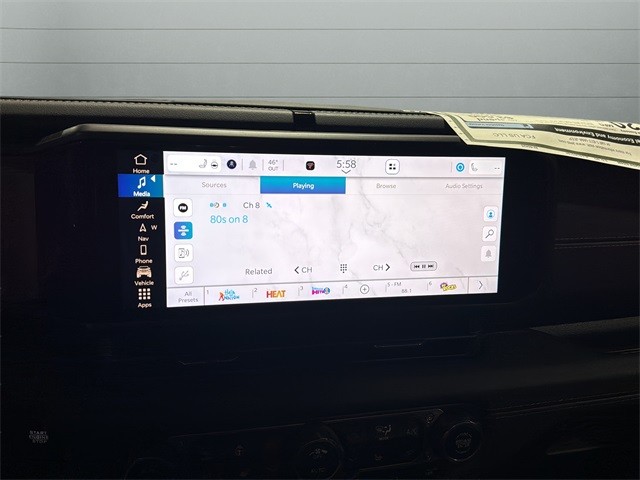 Jeep Wrangler Vehicle Full-screen Gallery Image 16