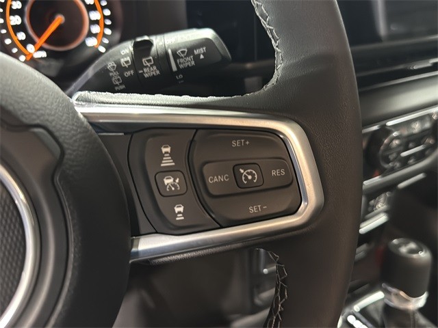 Jeep Wrangler Vehicle Full-screen Gallery Image 19