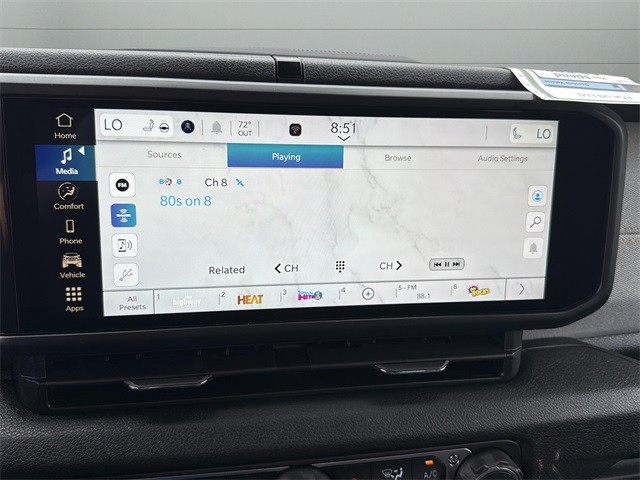 Jeep Wrangler Vehicle Full-screen Gallery Image 14