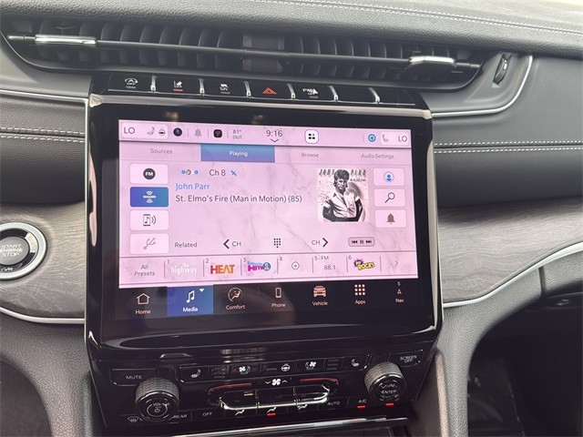 Jeep Grand Cherokee L Vehicle Full-screen Gallery Image 21