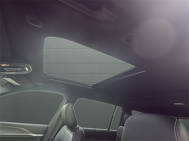 Jeep Grand Cherokee L Vehicle Full-screen Gallery Image 22