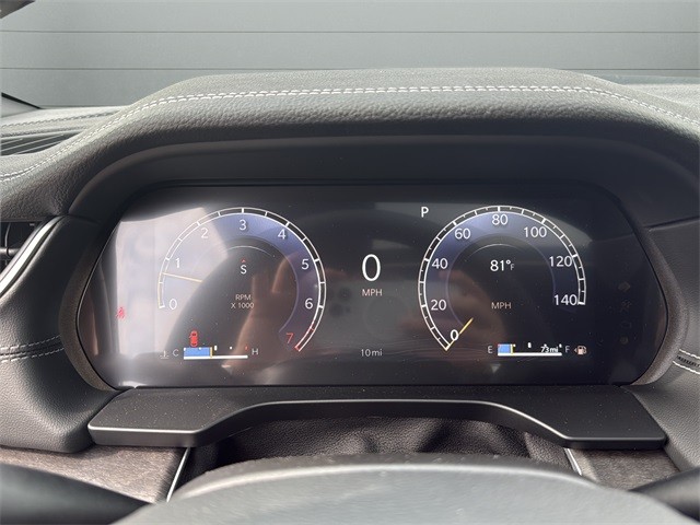 Jeep Grand Cherokee L Vehicle Full-screen Gallery Image 23