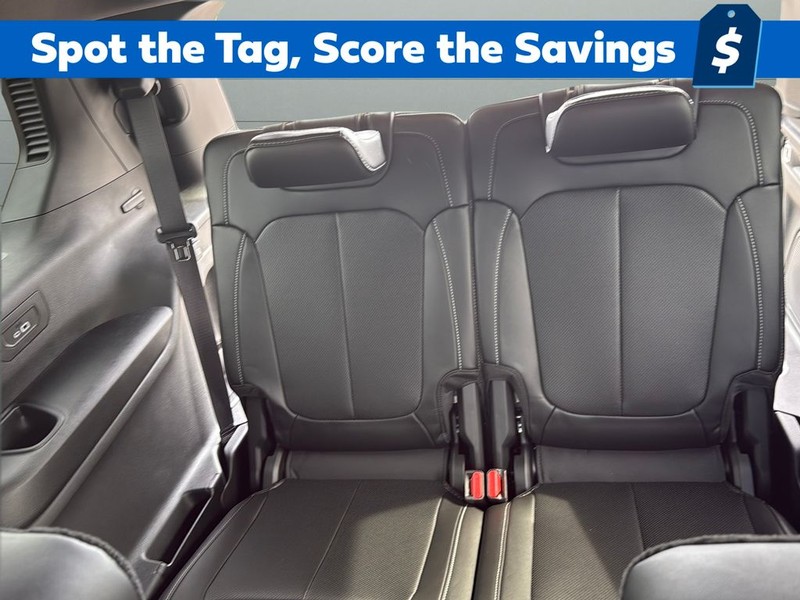 Jeep Grand Cherokee L Vehicle Full-screen Gallery Image 8