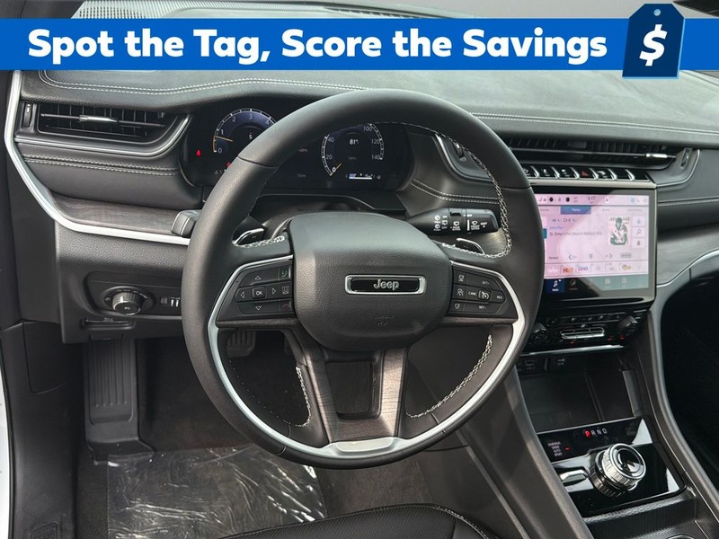 Jeep Grand Cherokee L Vehicle Full-screen Gallery Image 9