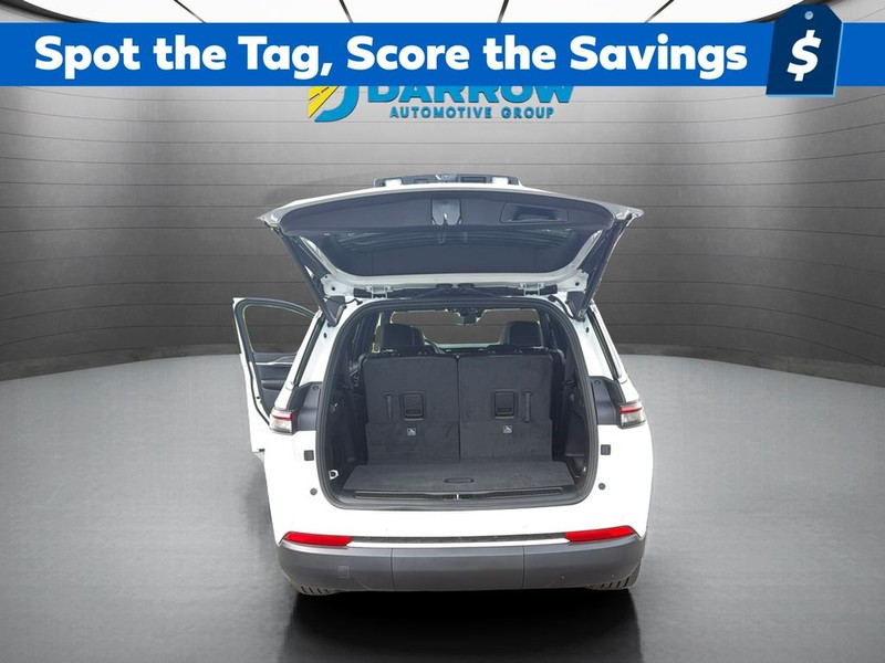 Jeep Grand Cherokee L Vehicle Full-screen Gallery Image 10