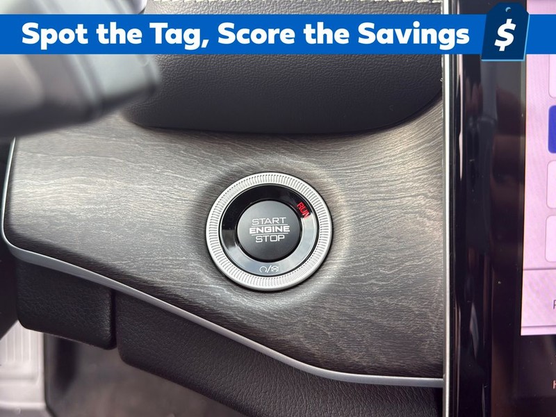 Jeep Grand Cherokee L Vehicle Full-screen Gallery Image 12