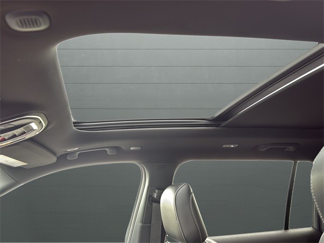 Jeep Grand Cherokee L Vehicle Full-screen Gallery Image 14