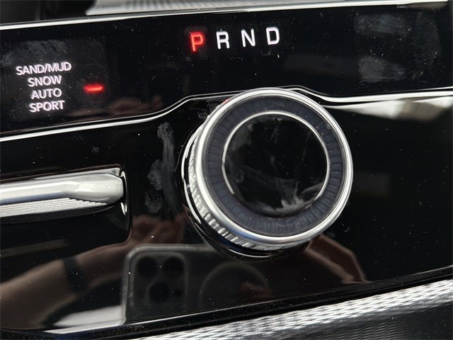 Jeep Grand Cherokee L Vehicle Full-screen Gallery Image 15