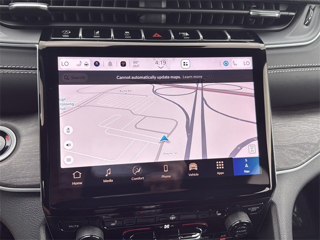 Jeep Grand Cherokee L Vehicle Full-screen Gallery Image 16