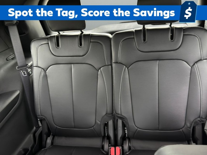 Jeep Grand Cherokee L Vehicle Full-screen Gallery Image 11