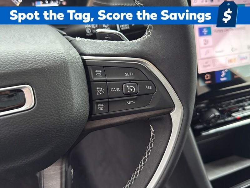 Jeep Grand Cherokee L Vehicle Full-screen Gallery Image 20