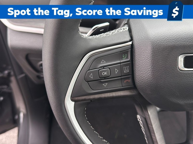 Jeep Grand Cherokee L Vehicle Full-screen Gallery Image 21