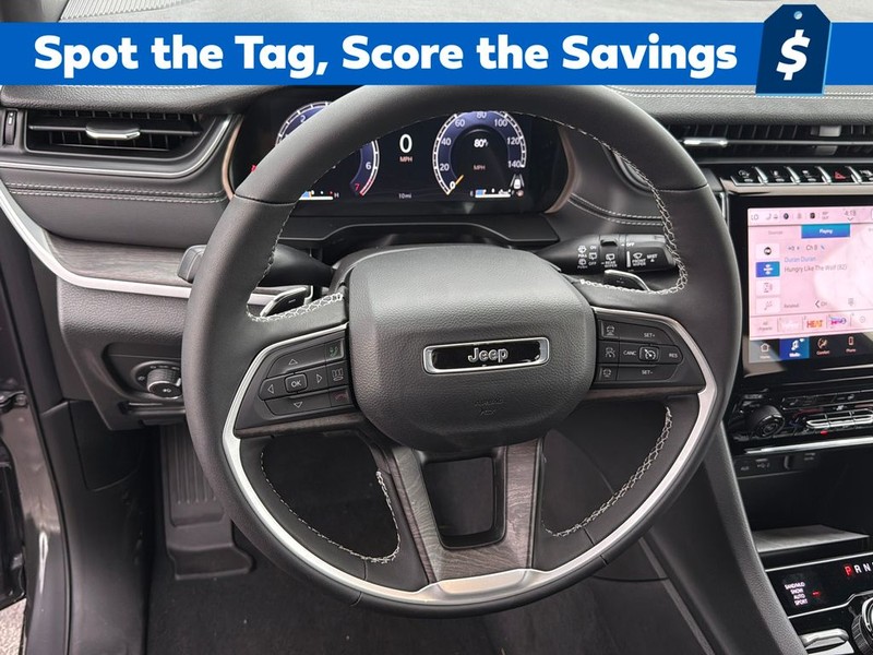 Jeep Grand Cherokee L Vehicle Full-screen Gallery Image 22