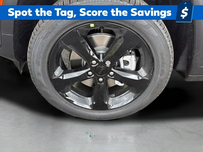 Jeep Grand Cherokee L Vehicle Full-screen Gallery Image 25