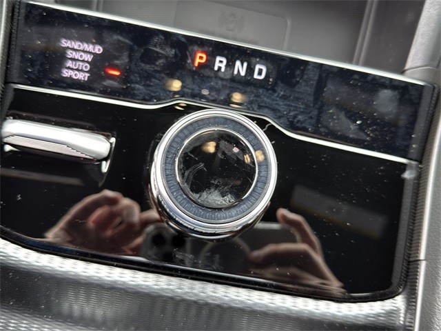 Jeep Grand Cherokee Vehicle Full-screen Gallery Image 11