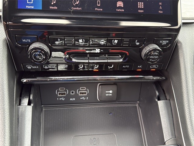 Jeep Grand Cherokee Vehicle Full-screen Gallery Image 16