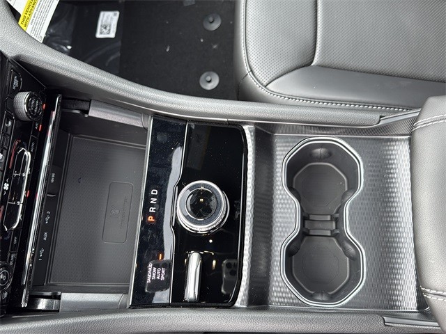 Jeep Grand Cherokee Vehicle Full-screen Gallery Image 17