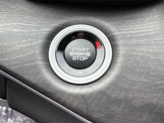 Jeep Grand Cherokee Vehicle Full-screen Gallery Image 18