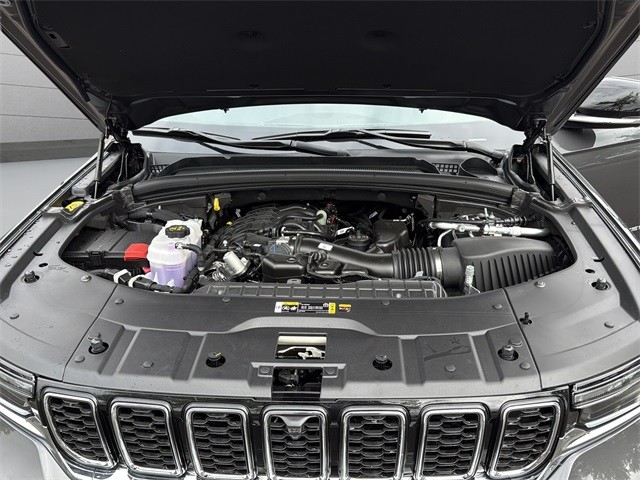 Jeep Grand Cherokee Vehicle Full-screen Gallery Image 28