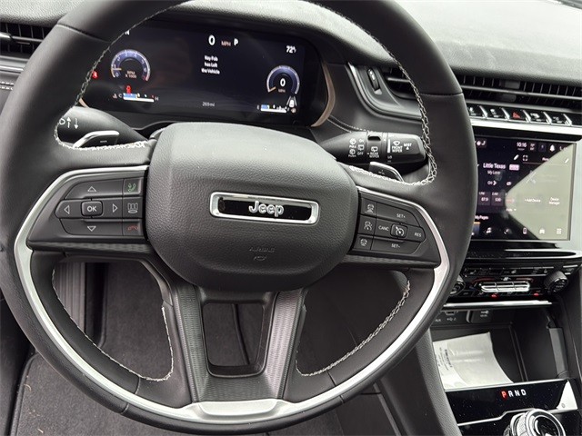 Jeep Grand Cherokee Vehicle Full-screen Gallery Image 10