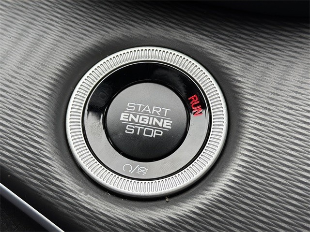 Jeep Grand Cherokee Vehicle Full-screen Gallery Image 12