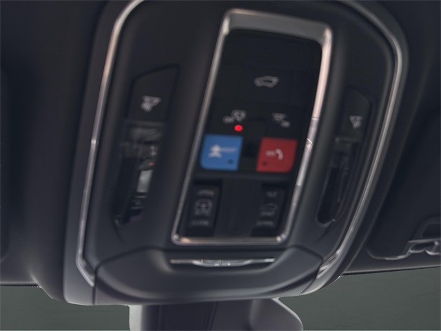 Jeep Grand Cherokee Vehicle Full-screen Gallery Image 13