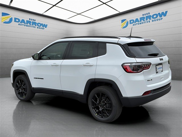 Jeep Compass Vehicle Full-screen Gallery Image 3