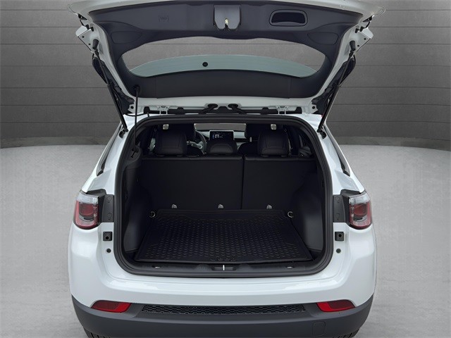 Jeep Compass Vehicle Full-screen Gallery Image 11