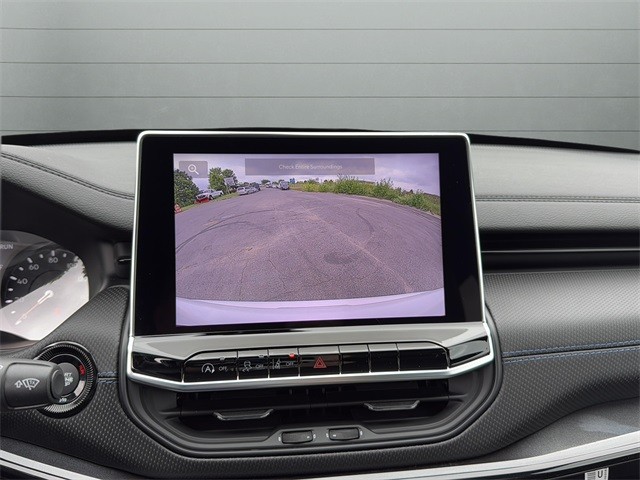 Jeep Compass Vehicle Full-screen Gallery Image 14