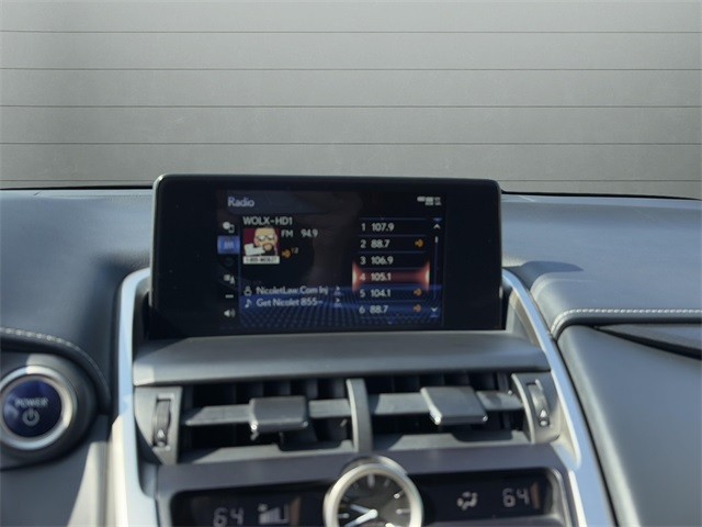 Lexus NX Vehicle Full-screen Gallery Image 17