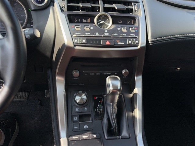 Lexus NX Vehicle Full-screen Gallery Image 19