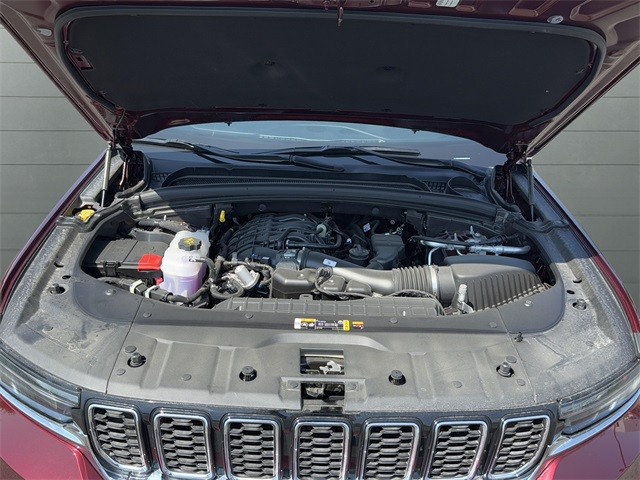 Jeep Grand Cherokee Vehicle Full-screen Gallery Image 14