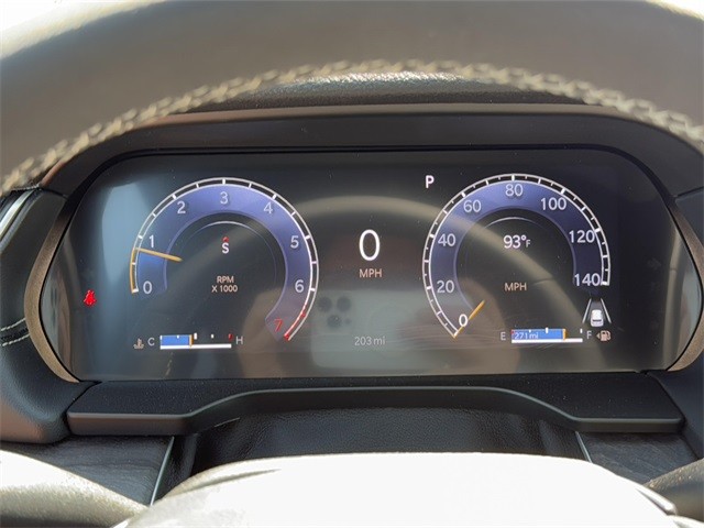 Jeep Grand Cherokee Vehicle Full-screen Gallery Image 24