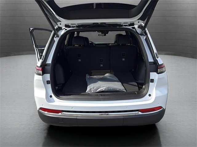 Jeep Grand Cherokee Vehicle Full-screen Gallery Image 9