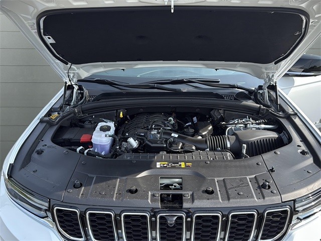 Jeep Grand Cherokee Vehicle Full-screen Gallery Image 10