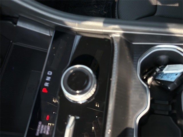 Jeep Grand Cherokee Vehicle Full-screen Gallery Image 21