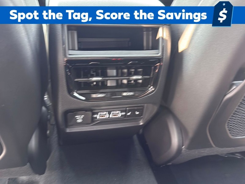 Jeep Grand Cherokee Vehicle Full-screen Gallery Image 13