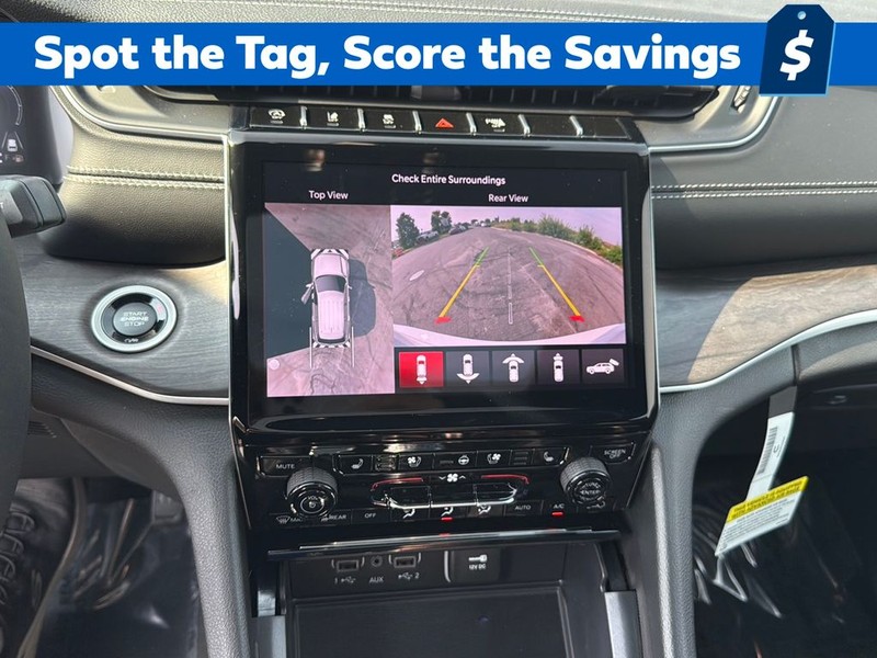 Jeep Grand Cherokee Vehicle Full-screen Gallery Image 15