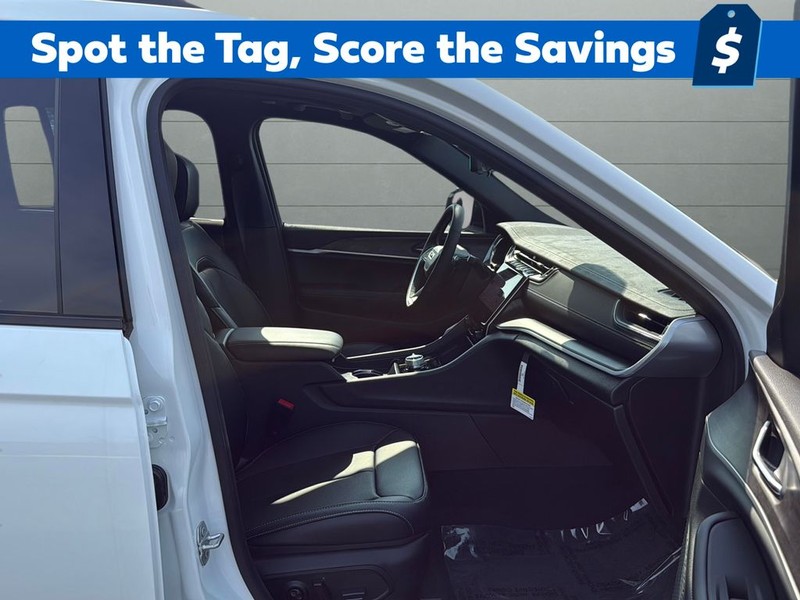 Jeep Grand Cherokee Vehicle Full-screen Gallery Image 20