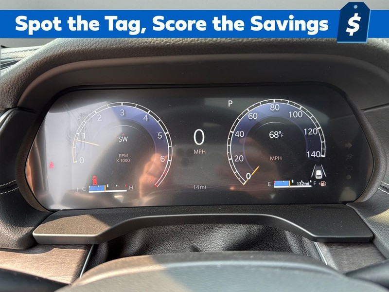 Jeep Grand Cherokee Vehicle Full-screen Gallery Image 23